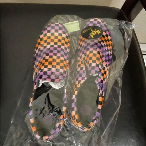 Spellbound soles Slip On Shoes - New Never Worn - Picture 2 of 5